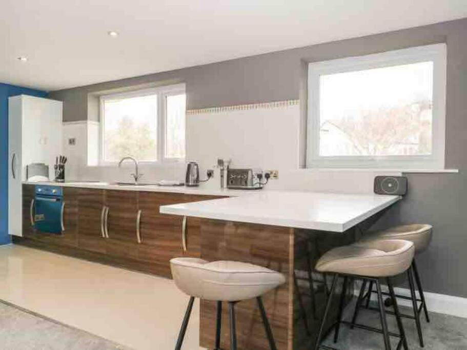Quarry House,chic And Quirky 3 Storey Home, Access *