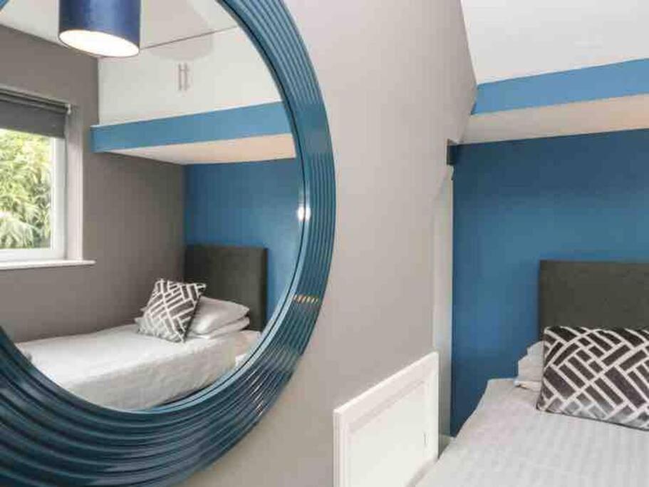 Apartment Quarry House,chic And Quirky 3 Storey Home, Access *